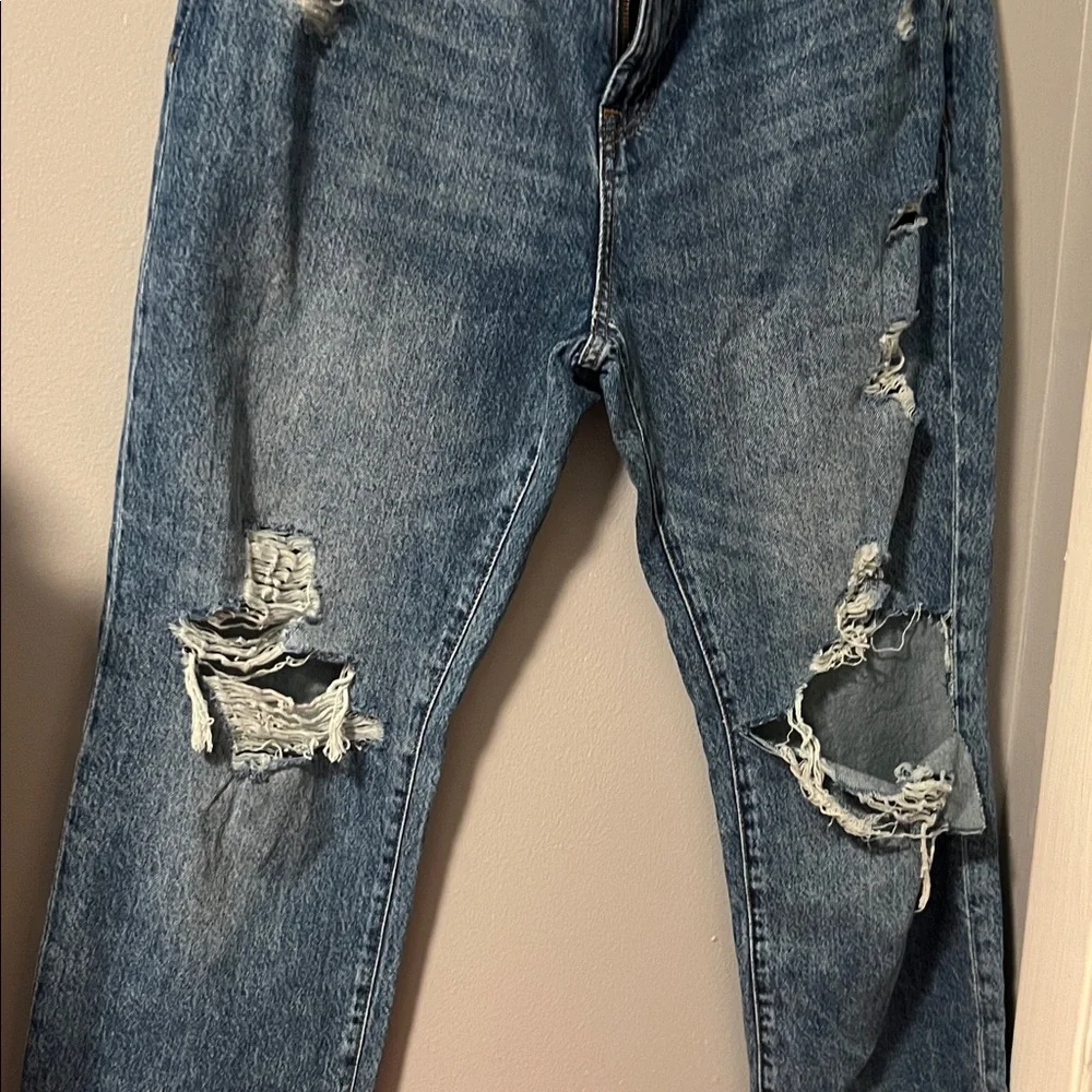 Aeropostale Relaxed Fit Ripped Blue Jeans